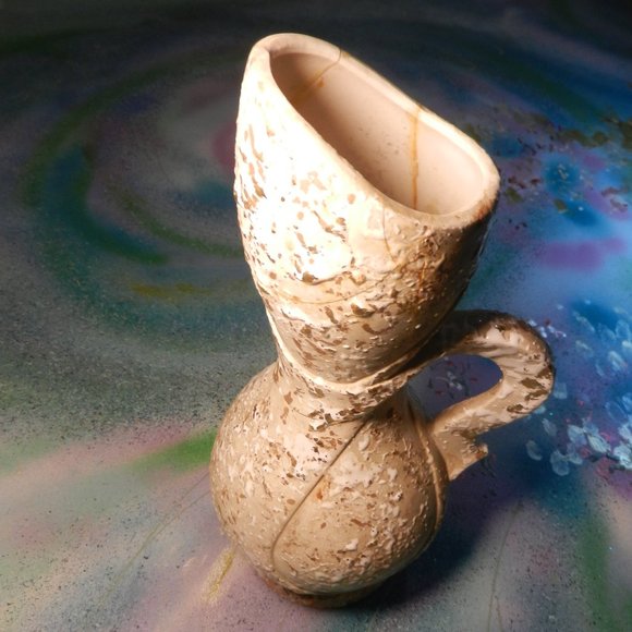 VTG cream gold textured spatter urn vase w handle **read description** - Picture 3 of 14